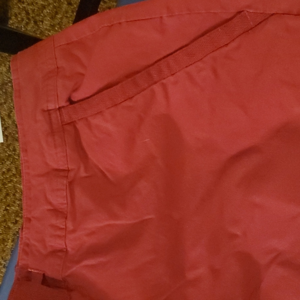 Red capris - Picture 2 of 10